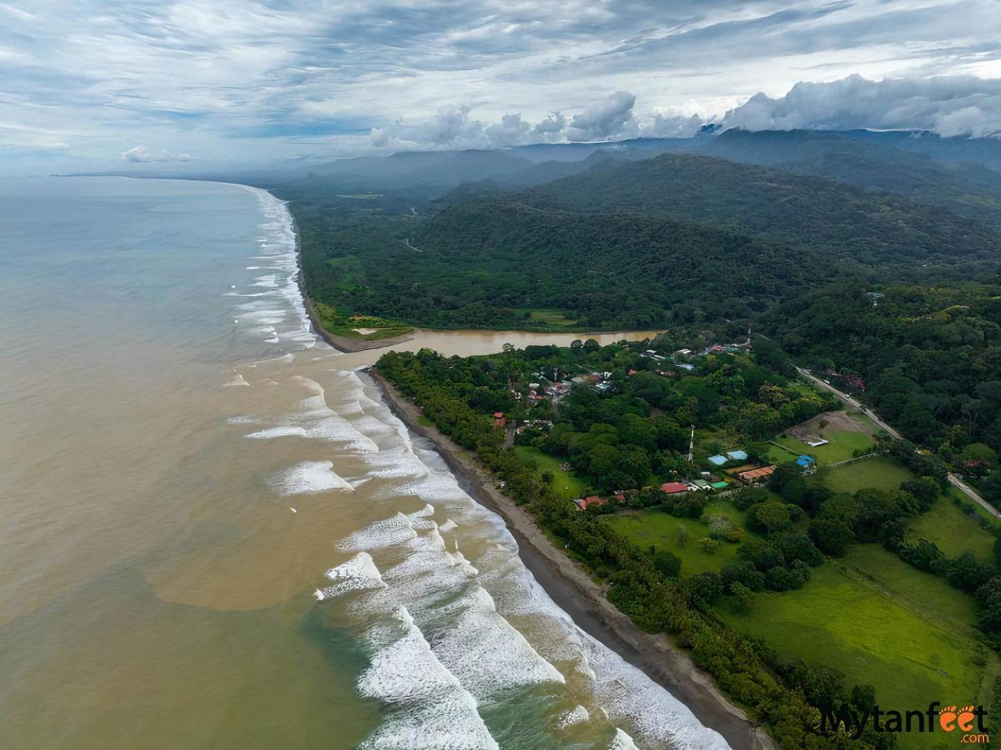 Bamboo River House And Hotel Dominical Ngoại thất bức ảnh